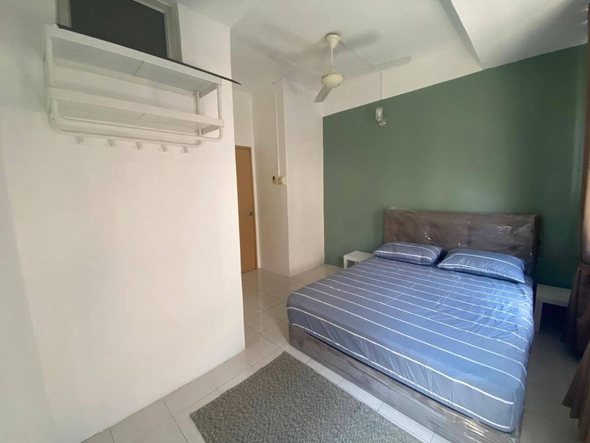 Comfy Sutera Seberang Jaya Villa Kampong Belah Dua Exterior photo