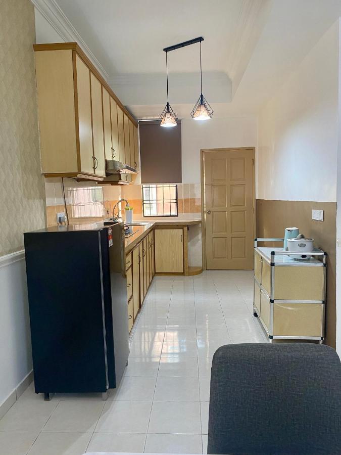 Comfy Sutera Seberang Jaya Villa Kampong Belah Dua Exterior photo