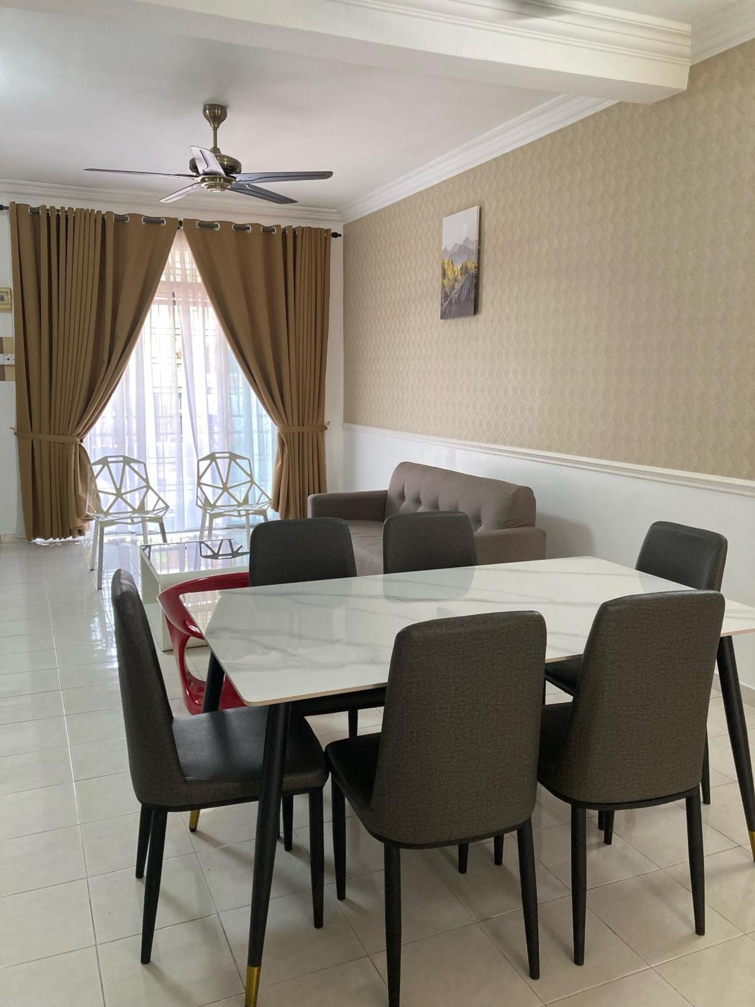 Comfy Sutera Seberang Jaya Villa Kampong Belah Dua Exterior photo